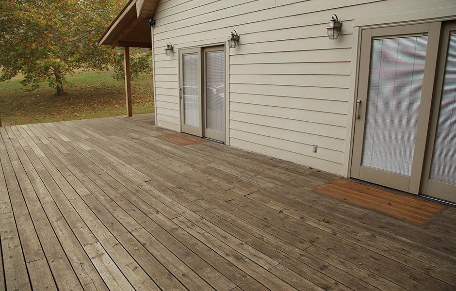 deck prior to refinishing